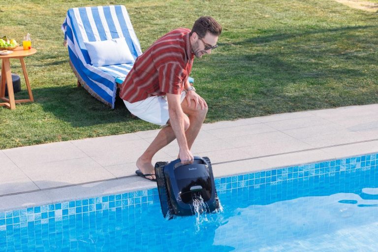 Robot Pool Cleaner: Best Pool Cleaners for Commercial Pools in Resorts 8 Robot Pool Cleaner: Best Pool Cleaners for Commercial Pools in Resorts