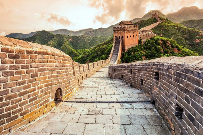 Walking Legends: A Summer Hike on the Great Wall 2 Walking Legends: A Summer Hike on the Great Wall