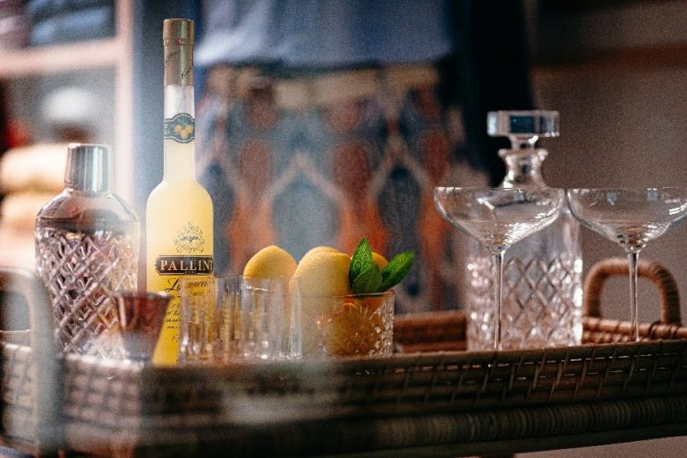 Gin Lovers Rejoice: Unique Gin Hampers That Impress Every Time 7 Gin Lovers Rejoice: Unique Gin Hampers That Impress Every Time